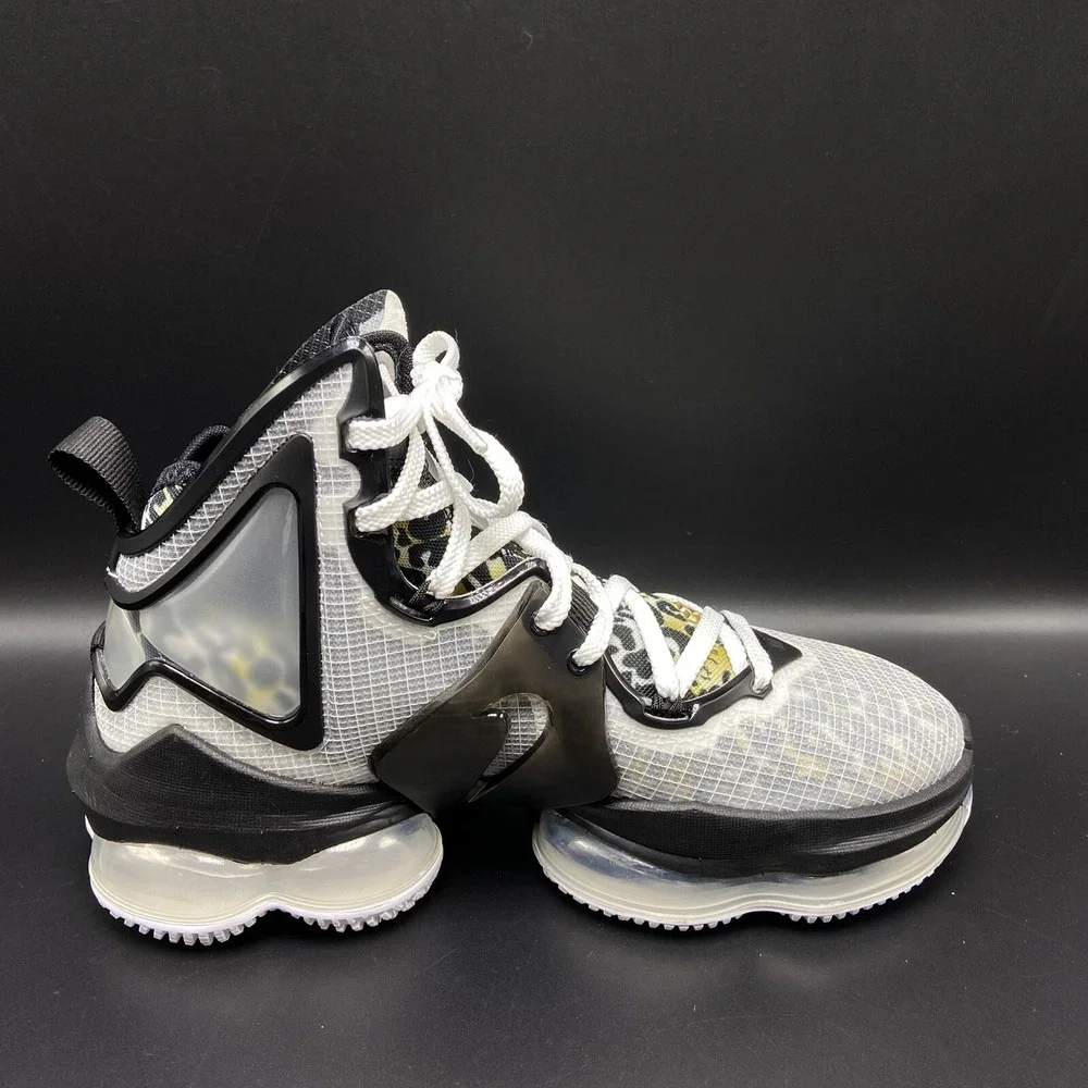 Nike Lebron XIX 19 Royalty White Metallic Gold Black Mens CZ0203-100 sz 4 no box